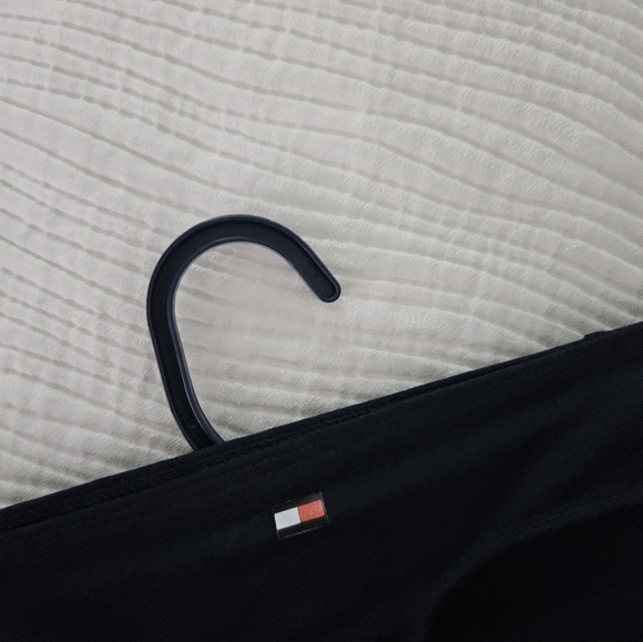 Tommy Hilfiger size large thongs NEW - Picture 4 of 4